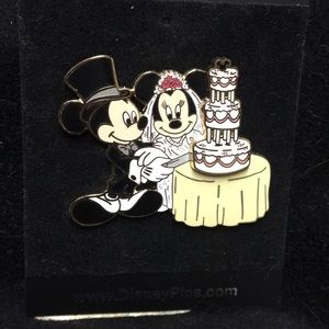 Mickey and Minnie wedding cake